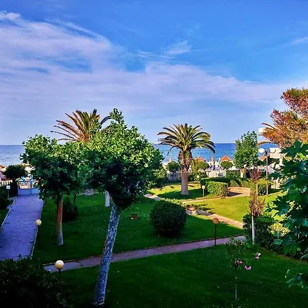 With Direct Access To The Holiday home